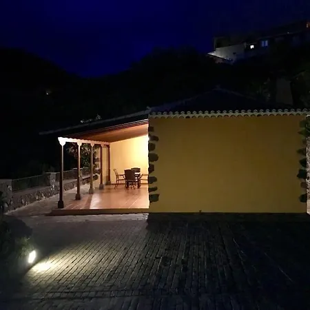 Rustic House La Montana וילה